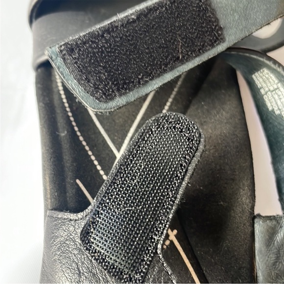 Abeo Black Soft Leather Velcro Sandal - Picture 9 of 9